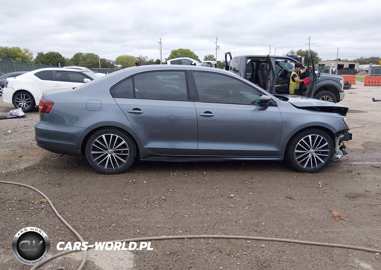 2016 Volkswagen Jetta 1.8T Sport VIN:3VWD17AJ8GM291155 - 14