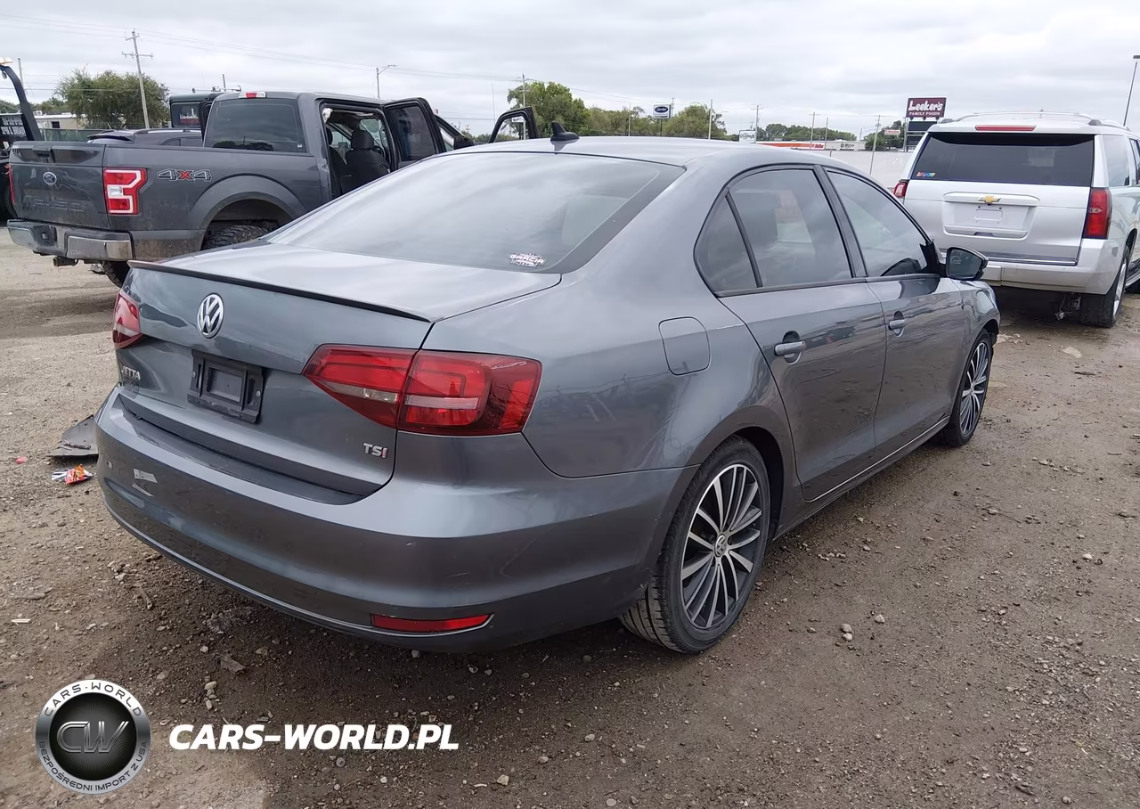 2016 Volkswagen Jetta 1.8T Sport VIN:3VWD17AJ8GM291155 - 4