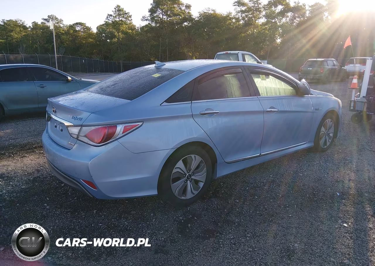 2014 Hyundai Sonata Hybrid Limited VIN:KMHEC4A47EA109462 - 4