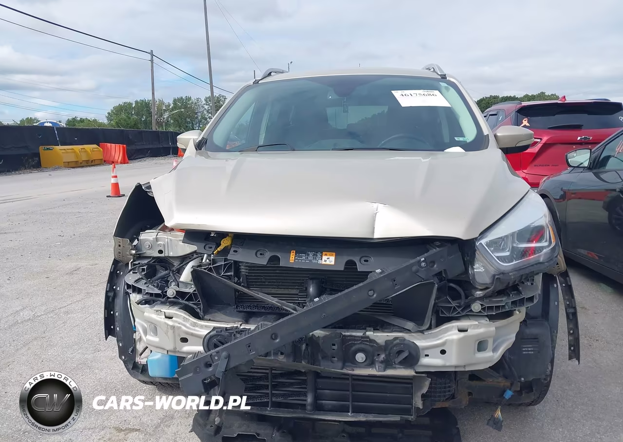 2018 Ford Escape Titanium VIN:1FMCU0J98JUC85924 - 13
