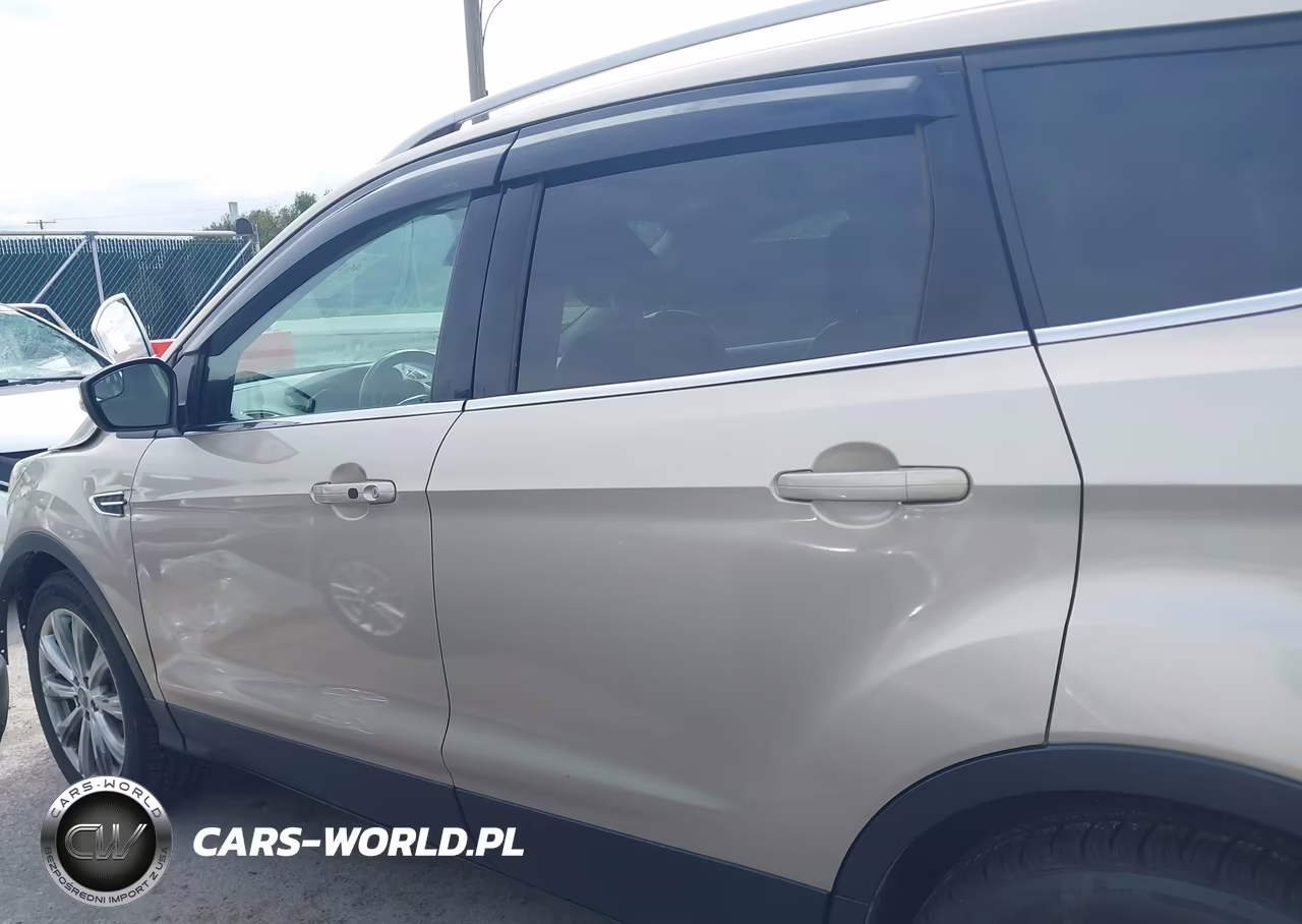 2018 Ford Escape Titanium VIN:1FMCU0J98JUC85924 - 15