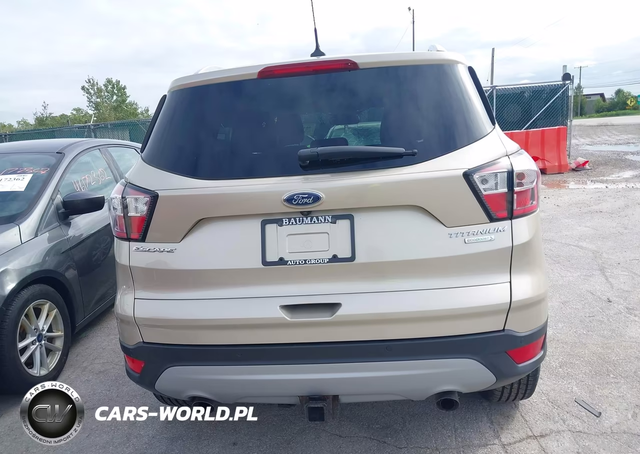 2018 Ford Escape Titanium VIN:1FMCU0J98JUC85924 - 17