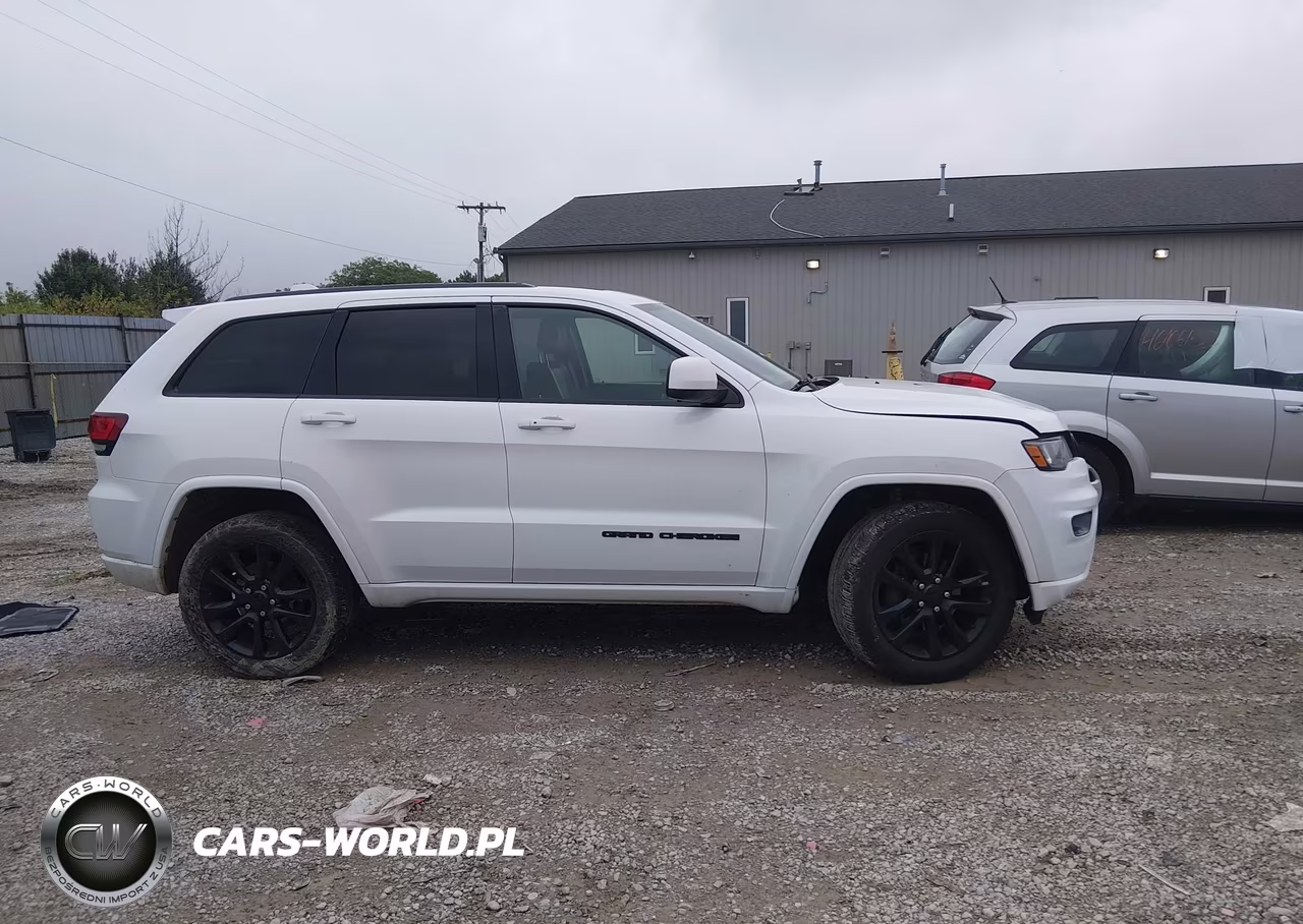 2020 Jeep Grand Cherokee Altitude 4X4 VIN:1C4RJFAG6LC101274 - 13