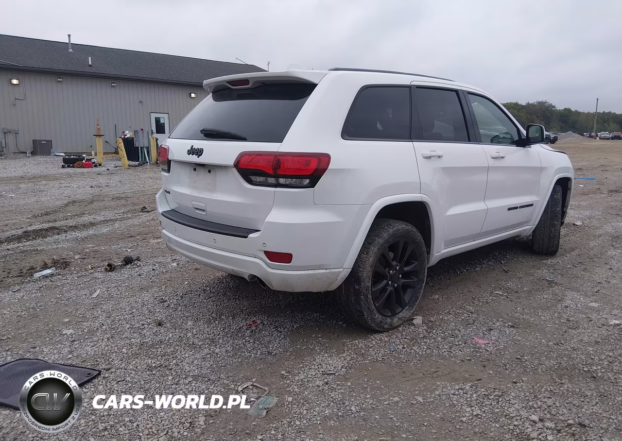 2020 Jeep Grand Cherokee Altitude 4X4 VIN:1C4RJFAG6LC101274 - 4