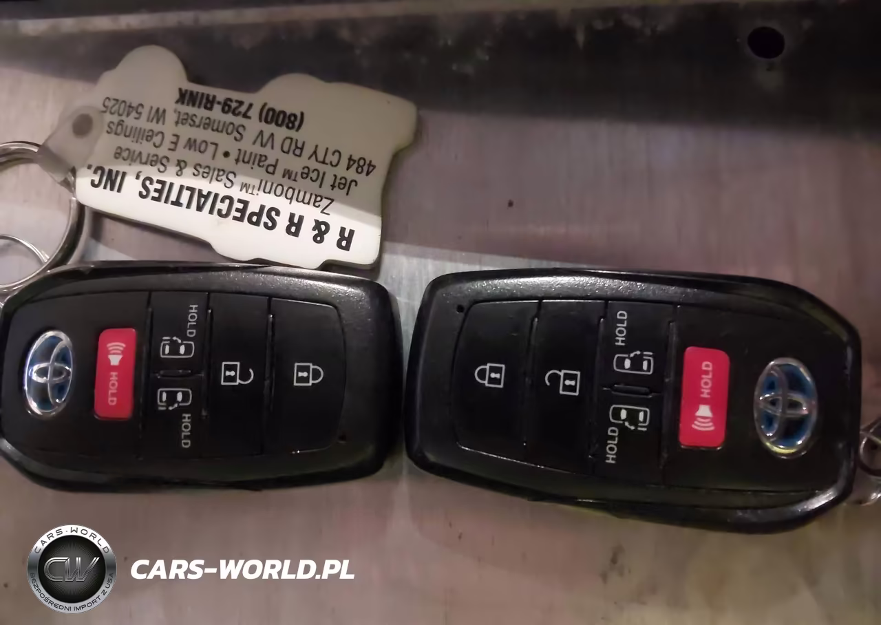 2022 Toyota Sienna Le VIN:5TDKSKFC6NS046727 - 11