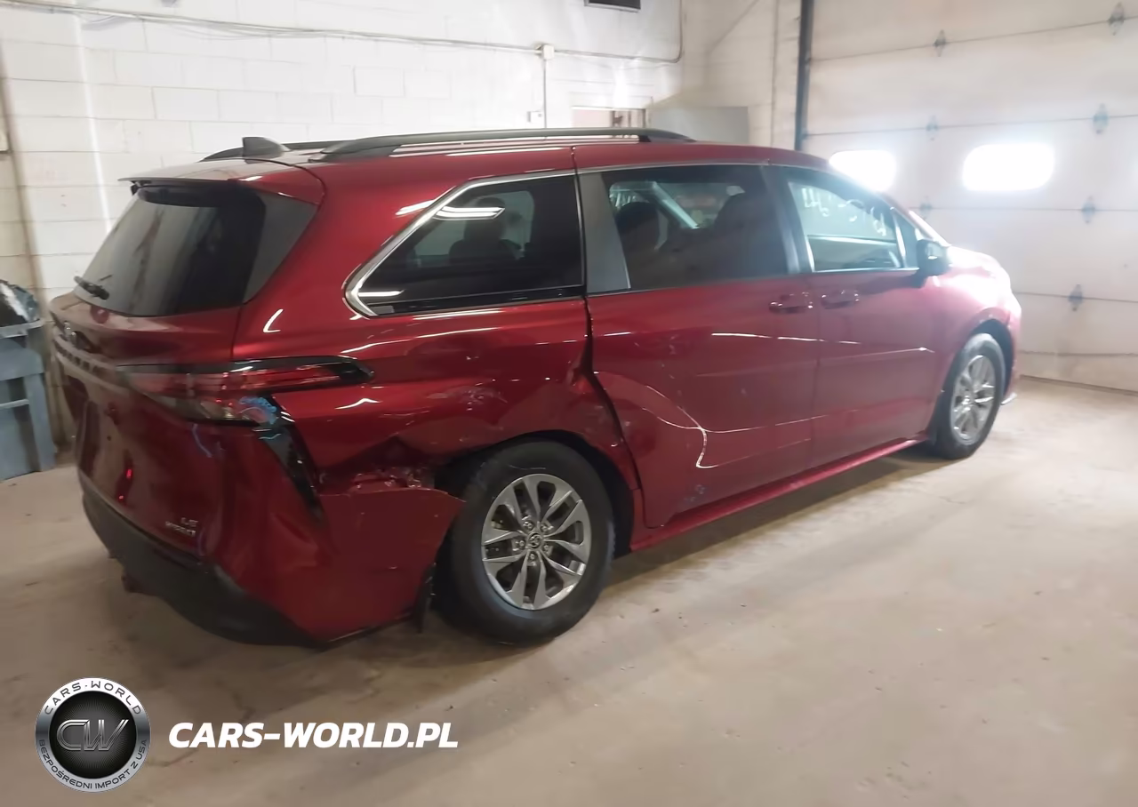 2022 Toyota Sienna Le VIN:5TDKSKFC6NS046727 - 4