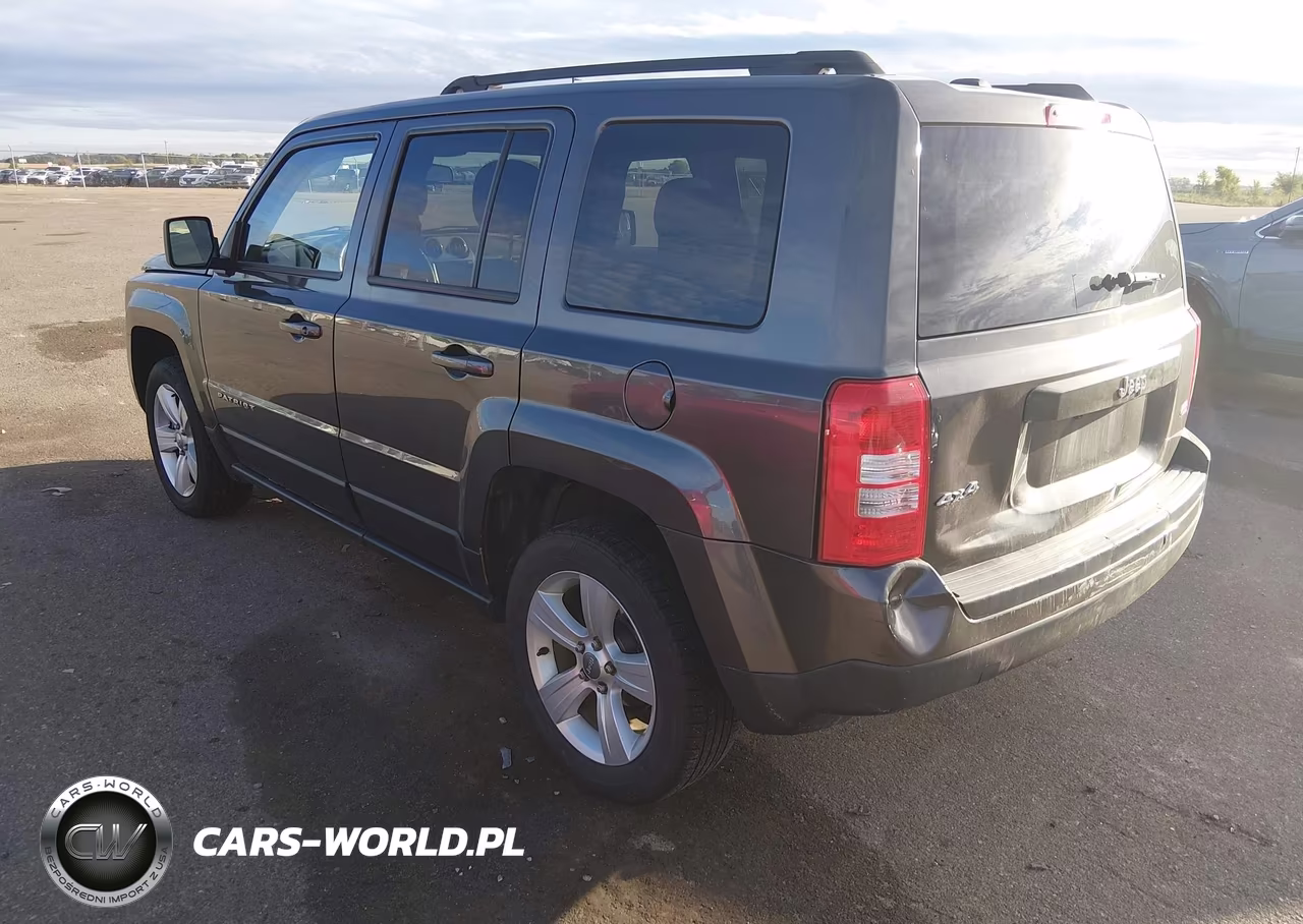 2015 Jeep Patriot Latitude VIN:1C4NJRFB4FD136276 - 3