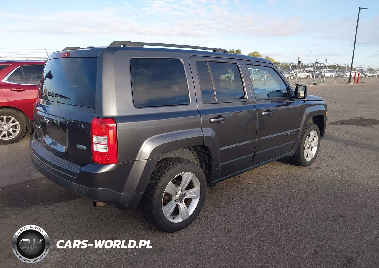 2015 Jeep Patriot Latitude VIN:1C4NJRFB4FD136276 - 4