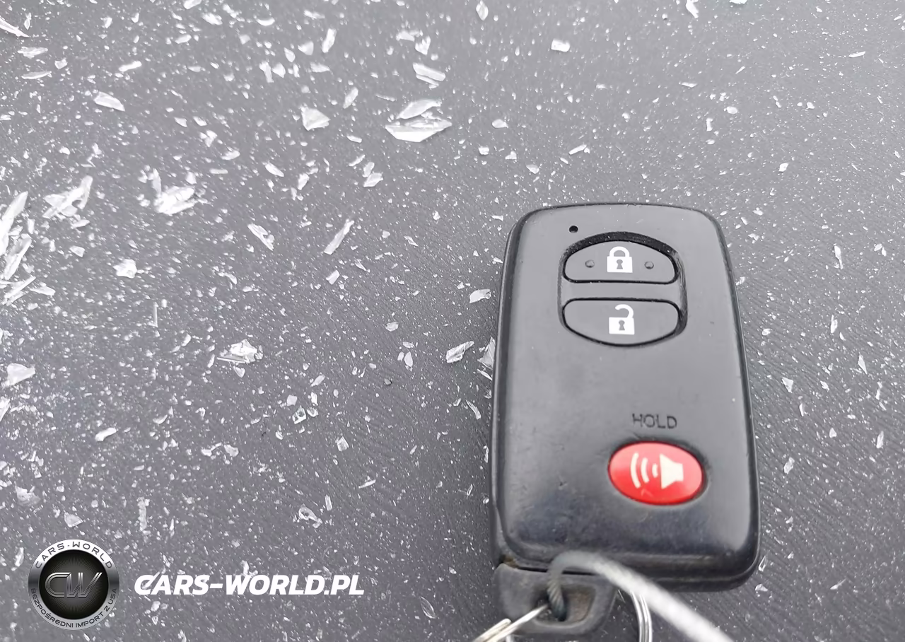 2015 Toyota Prius Two VIN:JTDKN3DU0F1995908 - 11