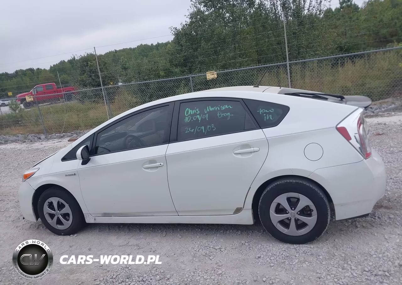 2015 Toyota Prius Two VIN:JTDKN3DU0F1995908 - 14