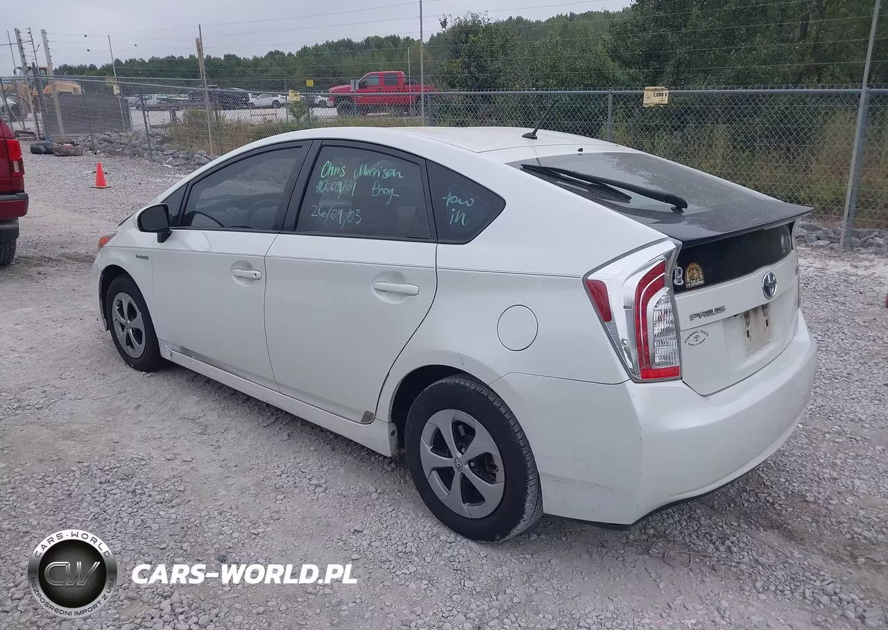 2015 Toyota Prius Two VIN:JTDKN3DU0F1995908 - 3