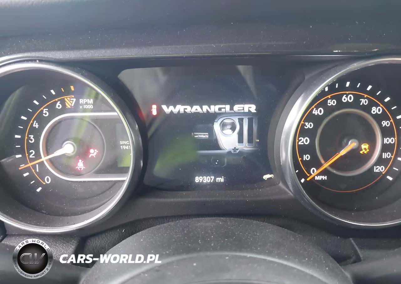2020 Jeep Wrangler Unlimited Sport Altitude 4X4 VIN:1C4HJXDG6LW313359 - 15