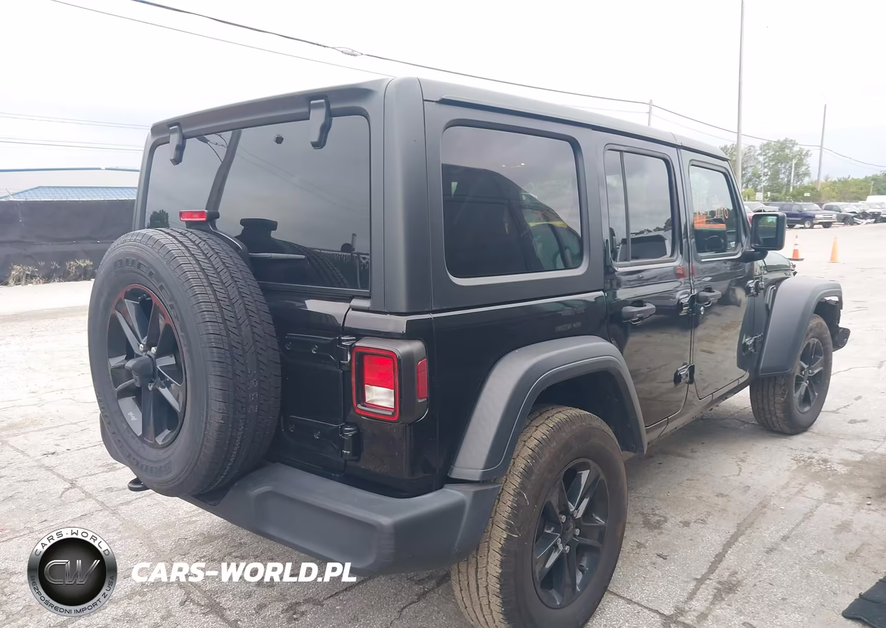 2020 Jeep Wrangler Unlimited Sport Altitude 4X4 VIN:1C4HJXDG6LW313359 - 4