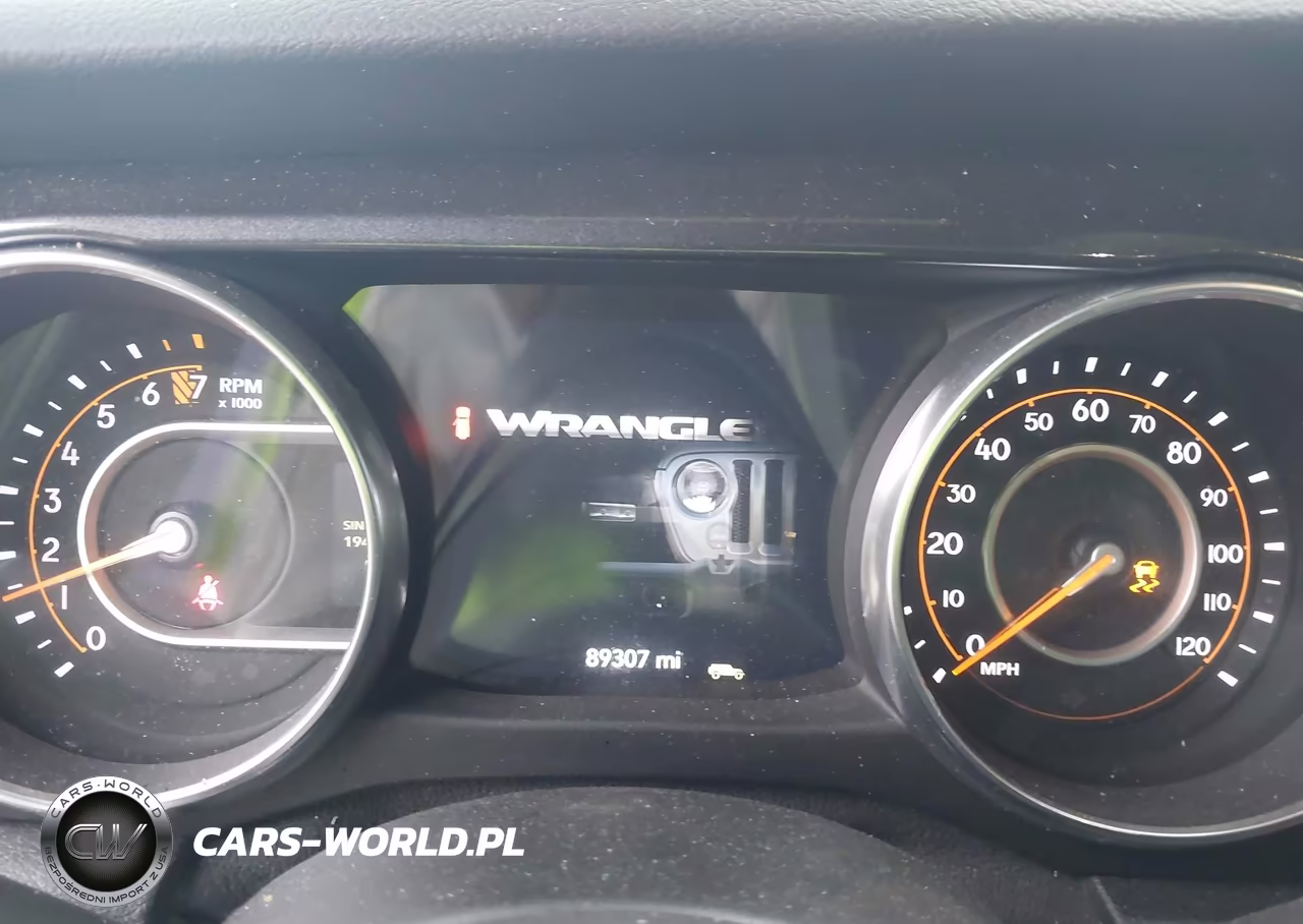 2020 Jeep Wrangler Unlimited Sport Altitude 4X4 VIN:1C4HJXDG6LW313359 - 7