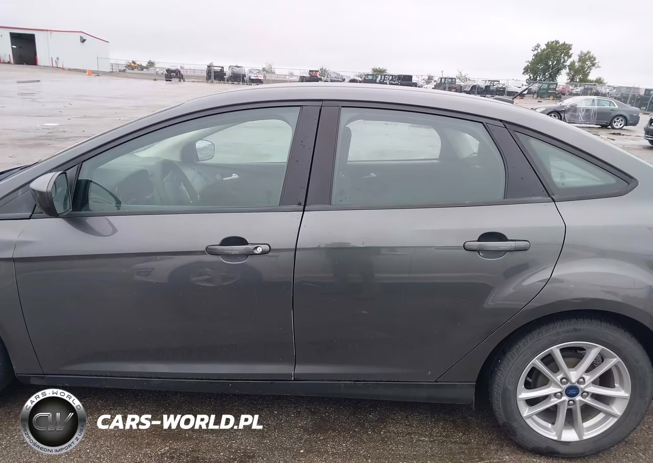 2018 Ford Focus Se VIN:1FADP3F27JL223455 - 14