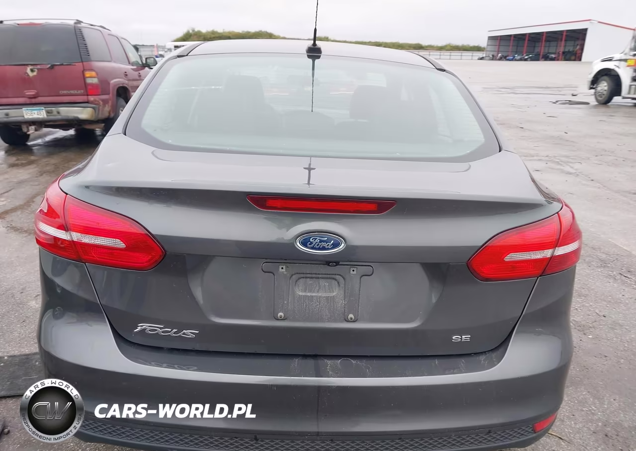2018 Ford Focus Se VIN:1FADP3F27JL223455 - 16