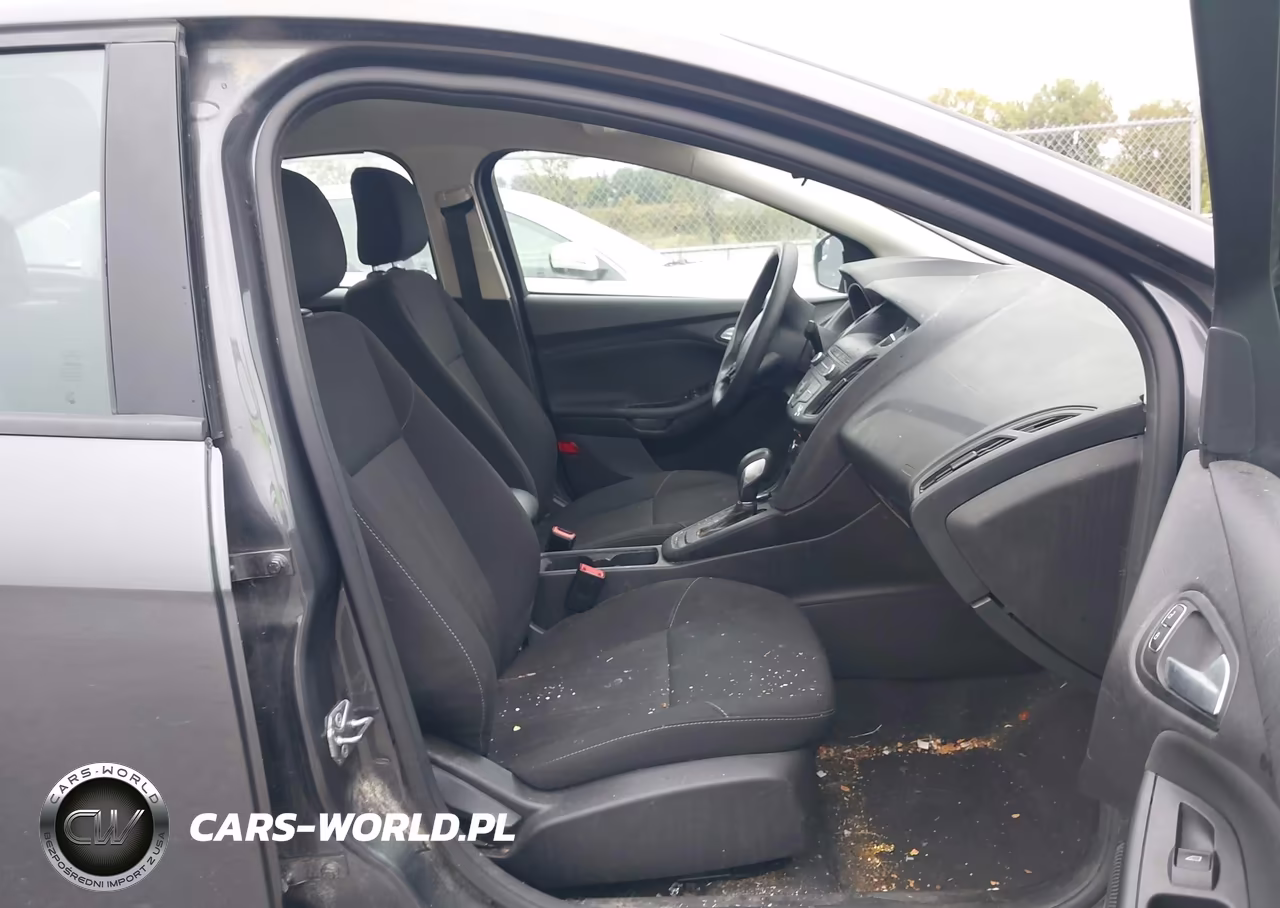 2018 Ford Focus Se VIN:1FADP3F27JL223455 - 5