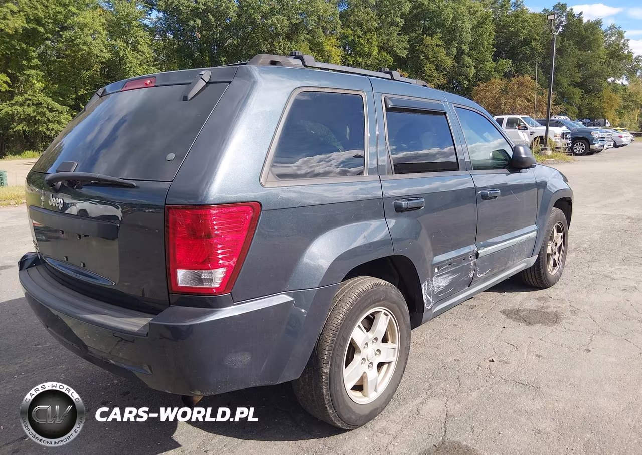 2007 Jeep Grand Cherokee Laredo VIN:1J8GR48K37C687090 - 4