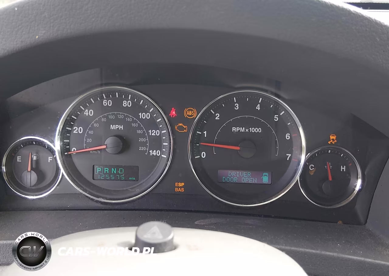 2007 Jeep Grand Cherokee Laredo VIN:1J8GR48K37C687090 - 7