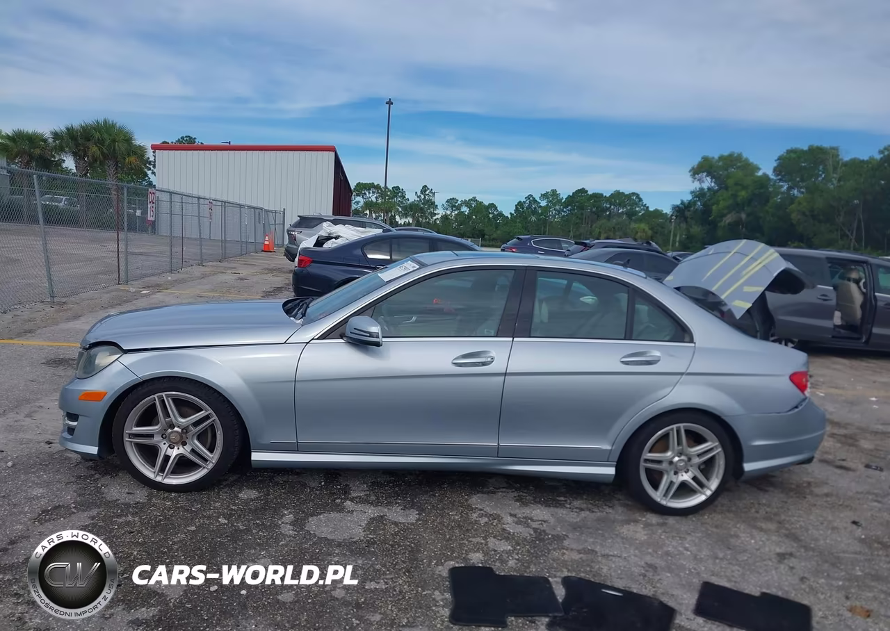 2013 Mercedes-Benz C 250 Sport VIN:WDDGF4HB1DA770482 - 14