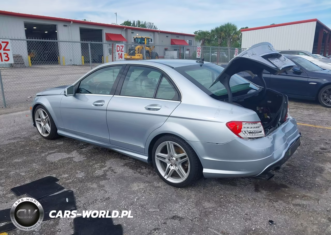 2013 Mercedes-Benz C 250 Sport VIN:WDDGF4HB1DA770482 - 3