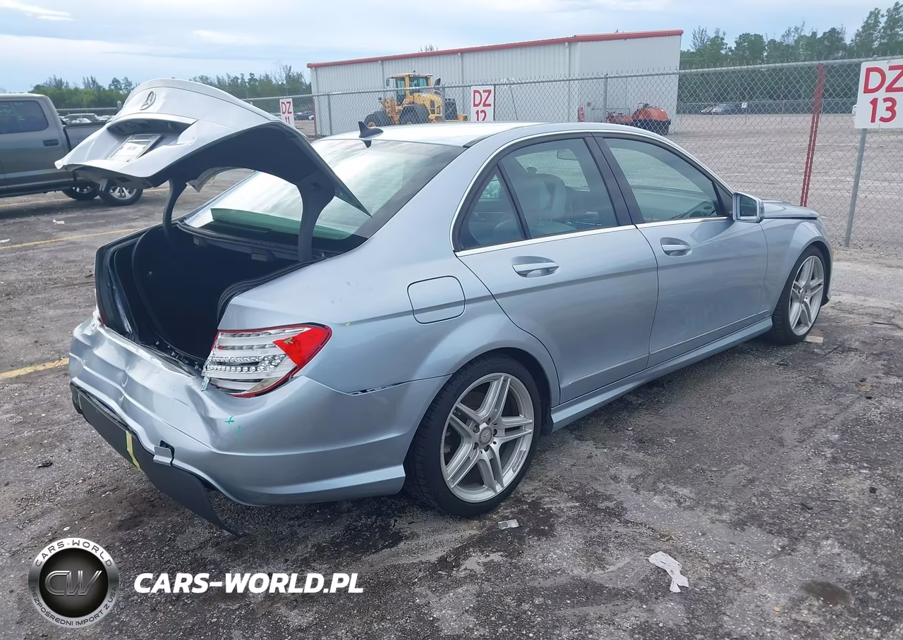 2013 Mercedes-Benz C 250 Sport VIN:WDDGF4HB1DA770482 - 4