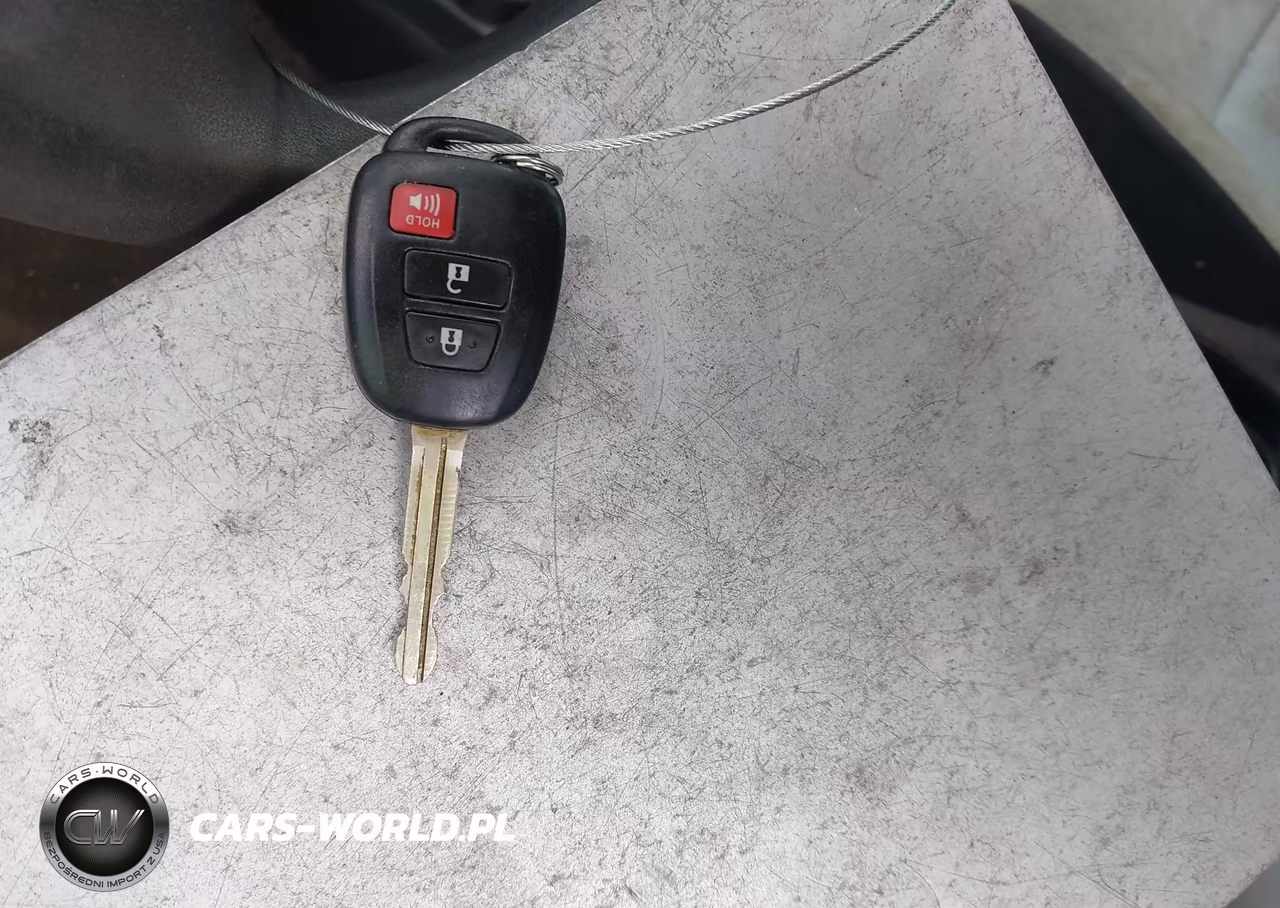 2012 Toyota Prius C One VIN:JTDKDTB32C1509396 - 11