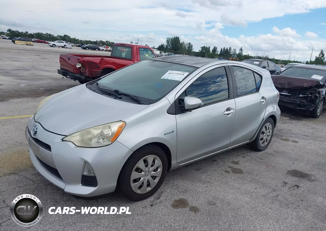 2012 Toyota Prius C One VIN:JTDKDTB32C1509396 - 13