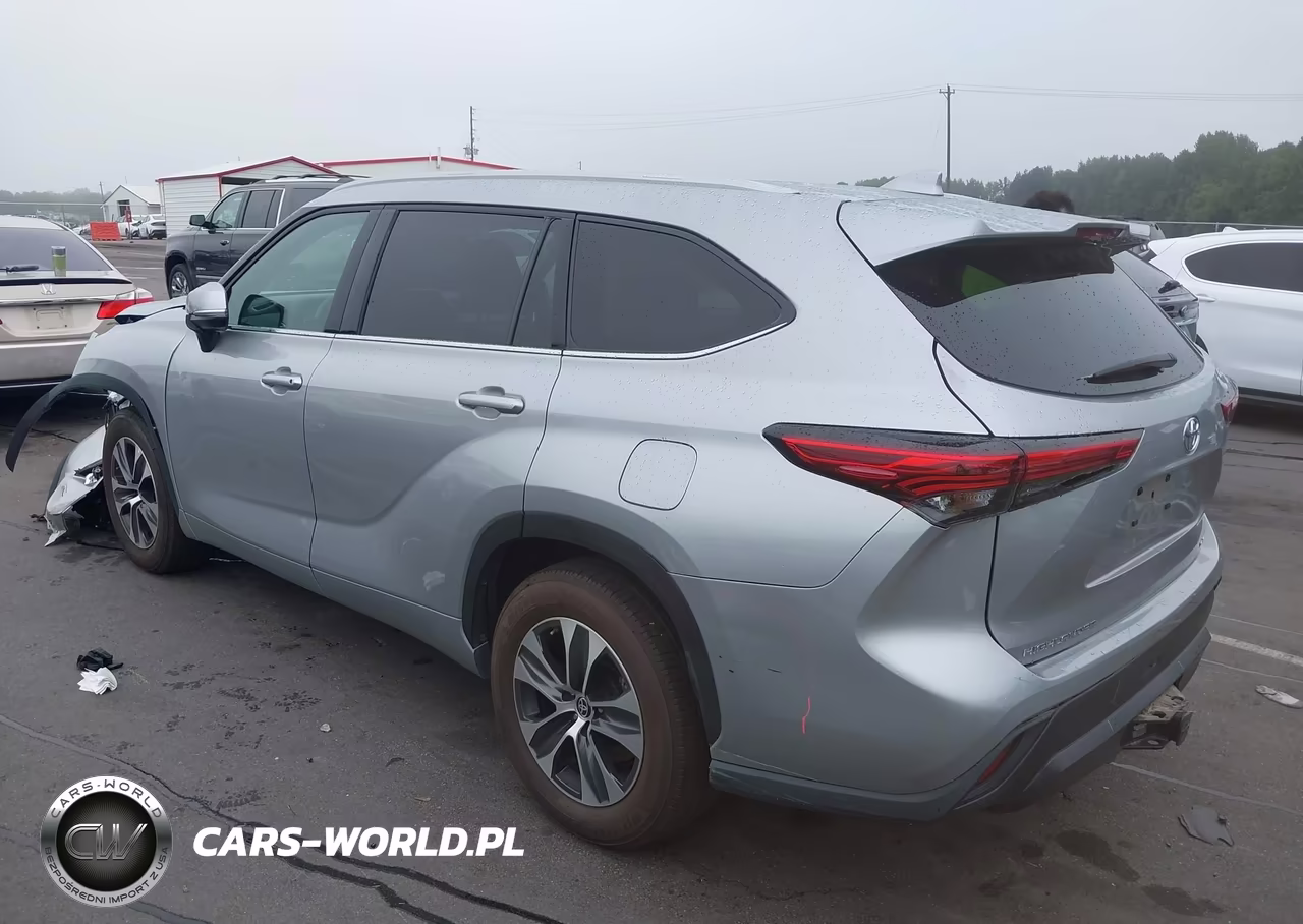 2022 Toyota Highlander Xle VIN:5TDGZRAH7NS137454 - 3