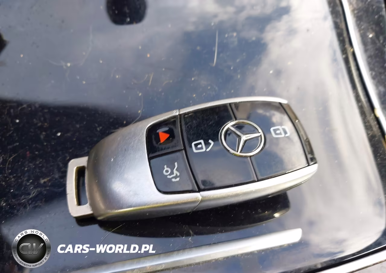 2017 Mercedes-Benz E 300 4Matic VIN:WDDZF4KB3HA075038 - 11
