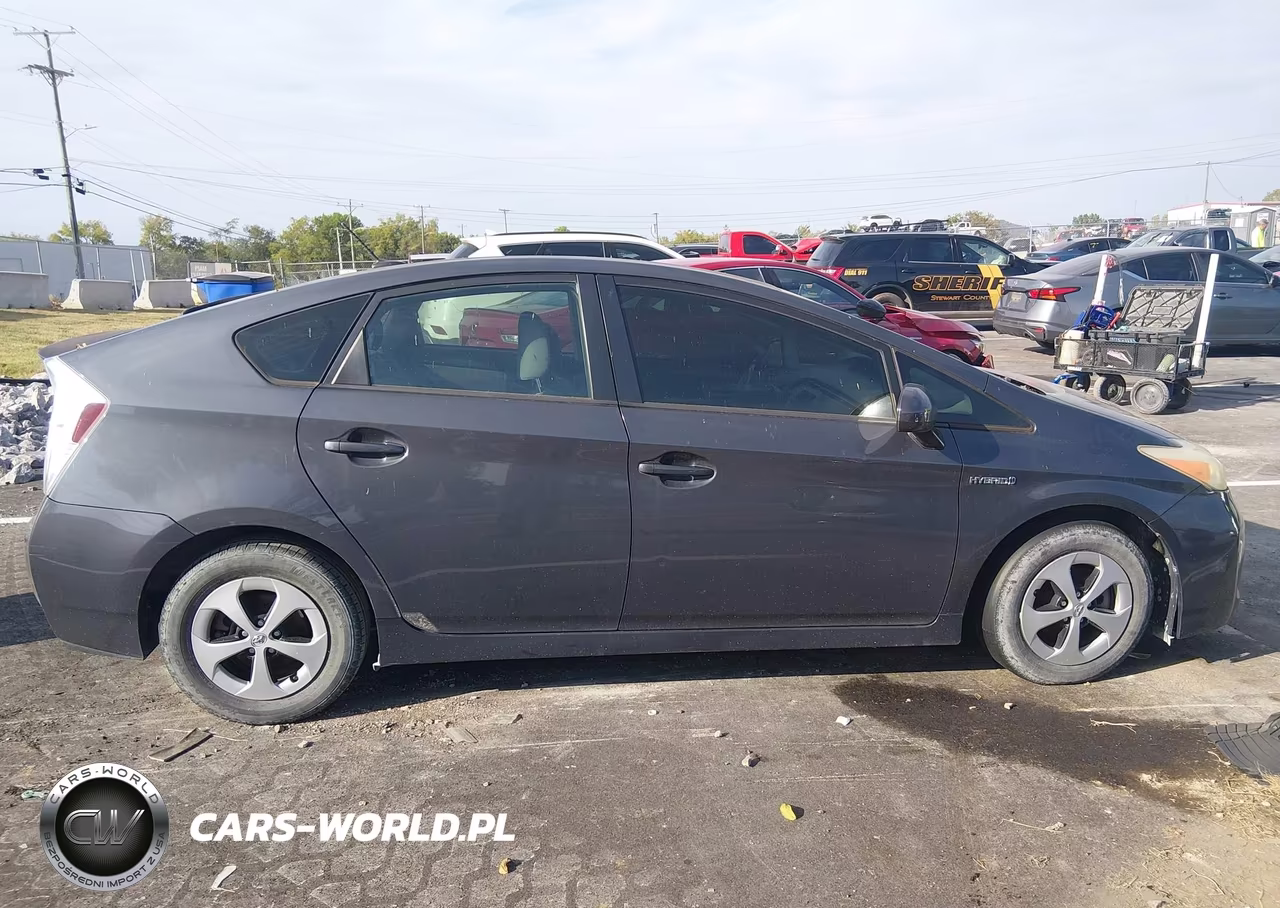 2013 Toyota Prius Three VIN:JTDKN3DU3D5543103 - 13