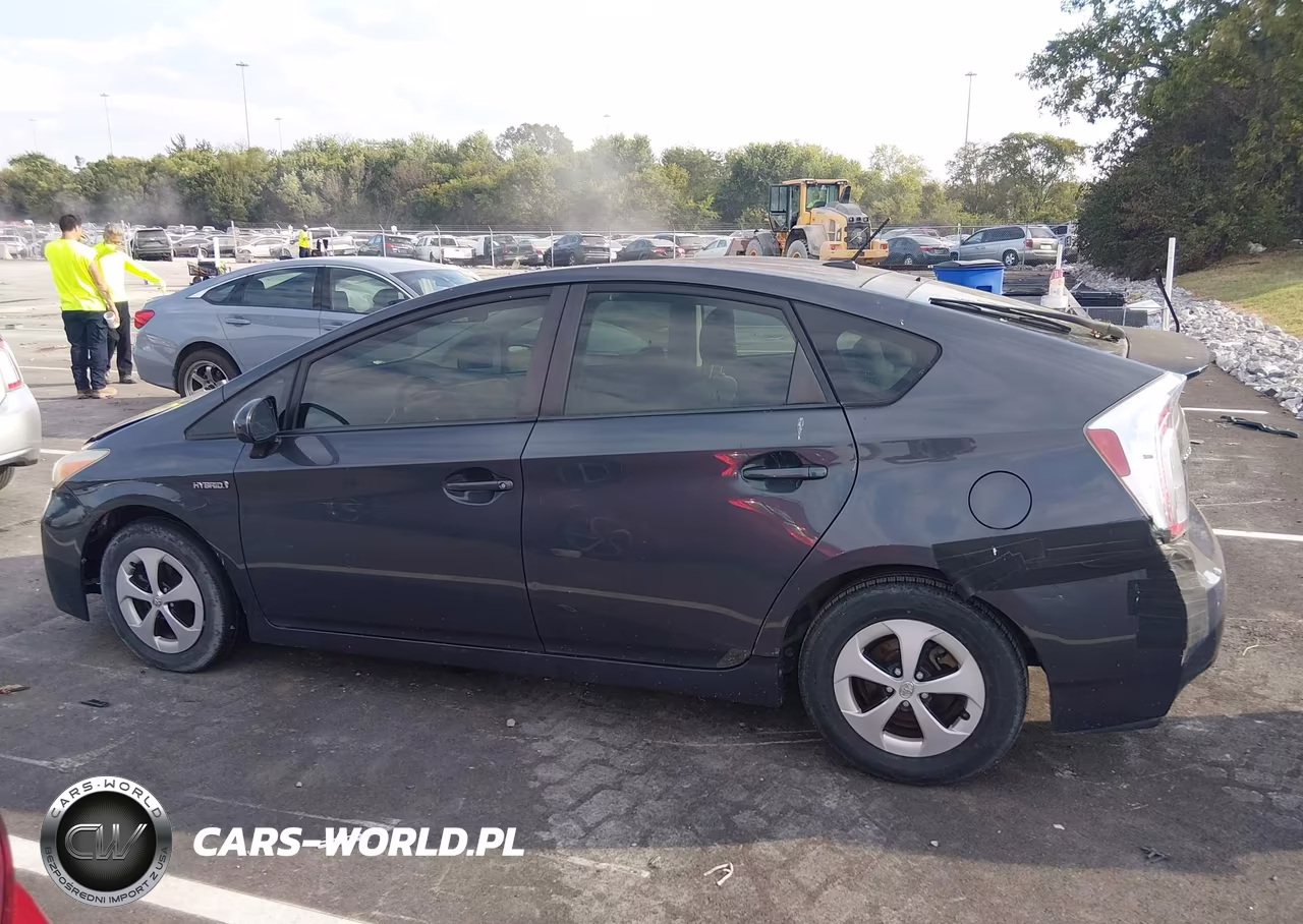 2013 Toyota Prius Three VIN:JTDKN3DU3D5543103 - 14