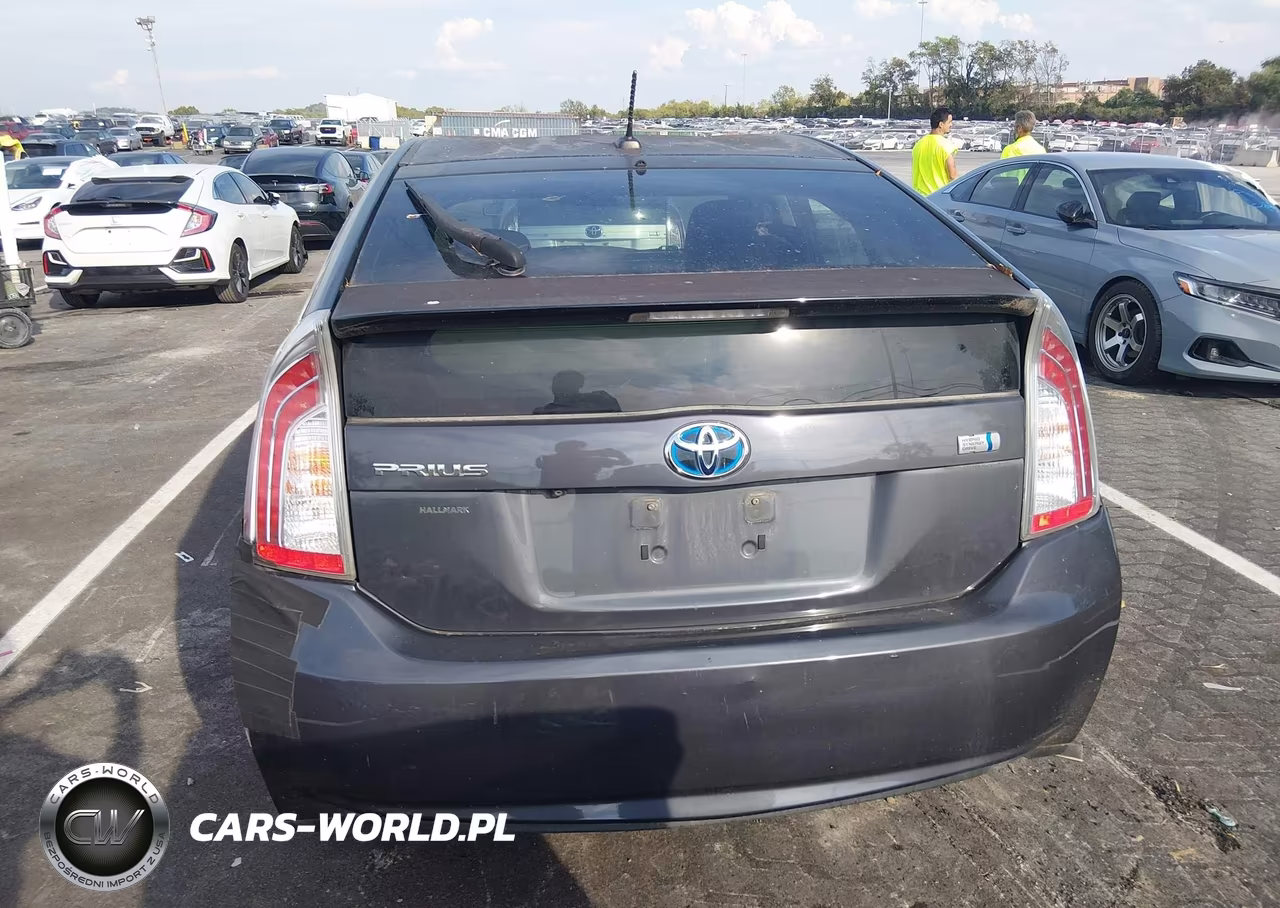 2013 Toyota Prius Three VIN:JTDKN3DU3D5543103 - 16
