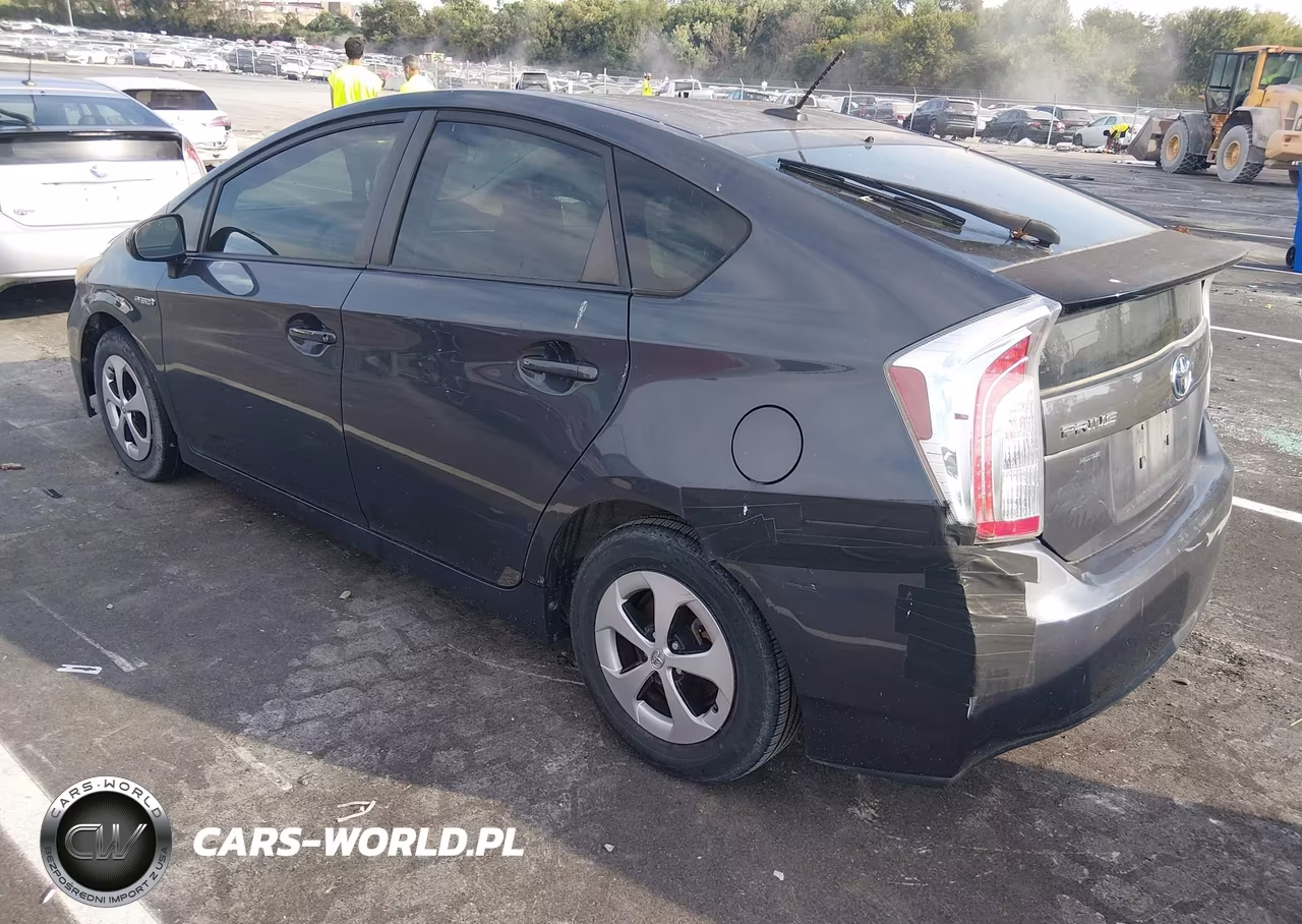 2013 Toyota Prius Three VIN:JTDKN3DU3D5543103 - 3