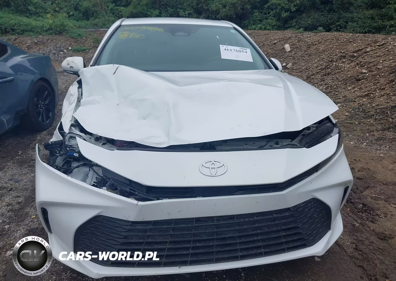 2025 Toyota Camry Le VIN:4T1DAACK3SU035642 - 12
