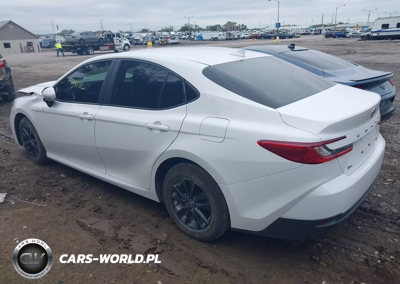2025 Toyota Camry Le VIN:4T1DAACK3SU035642 - 3