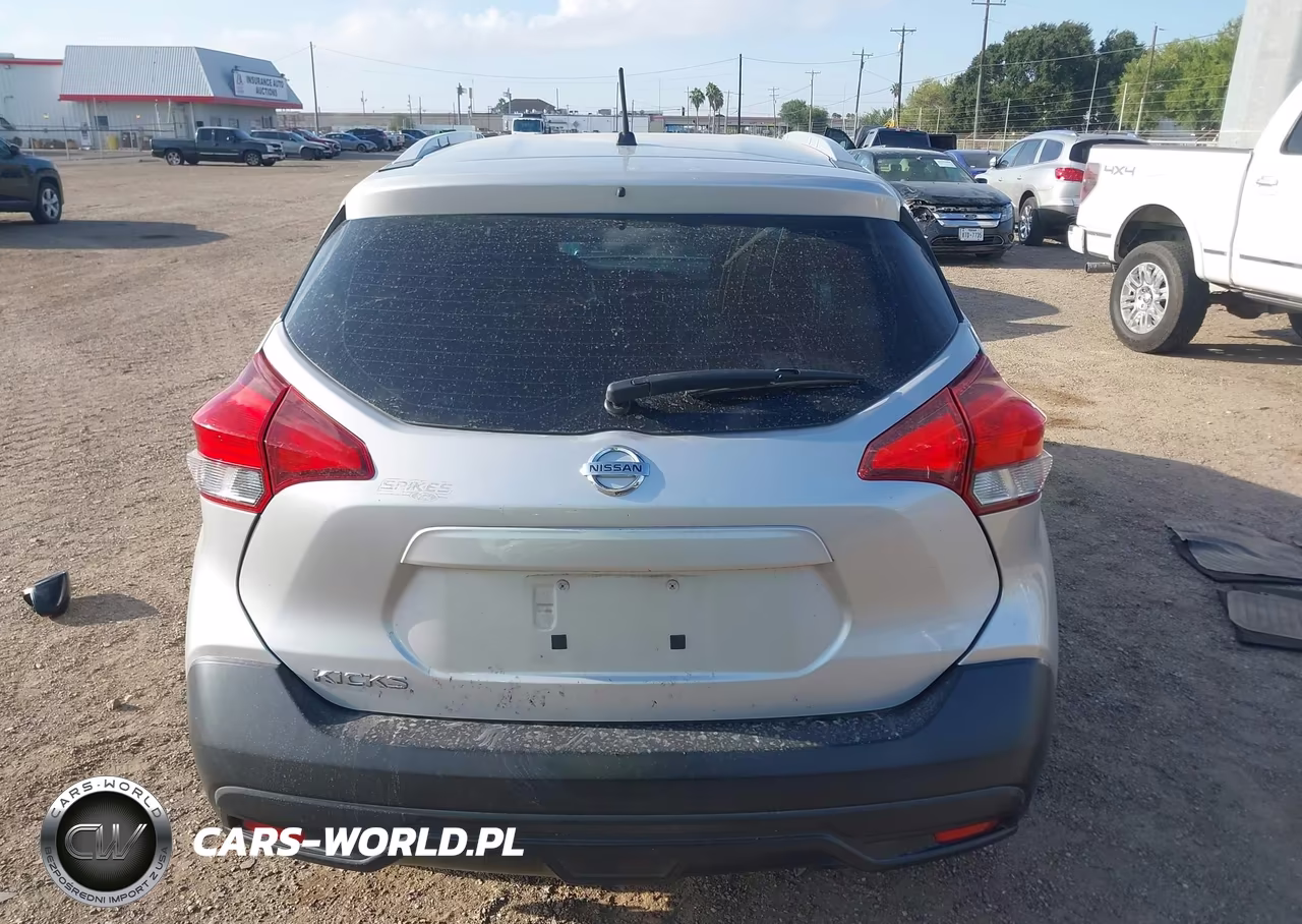 2018 Nissan Kicks S VIN:3N1CP5CU9JL509757 - 17