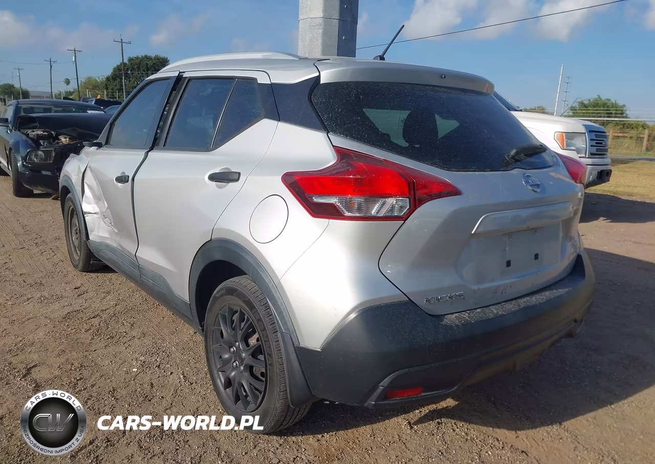 2018 Nissan Kicks S VIN:3N1CP5CU9JL509757 - 3