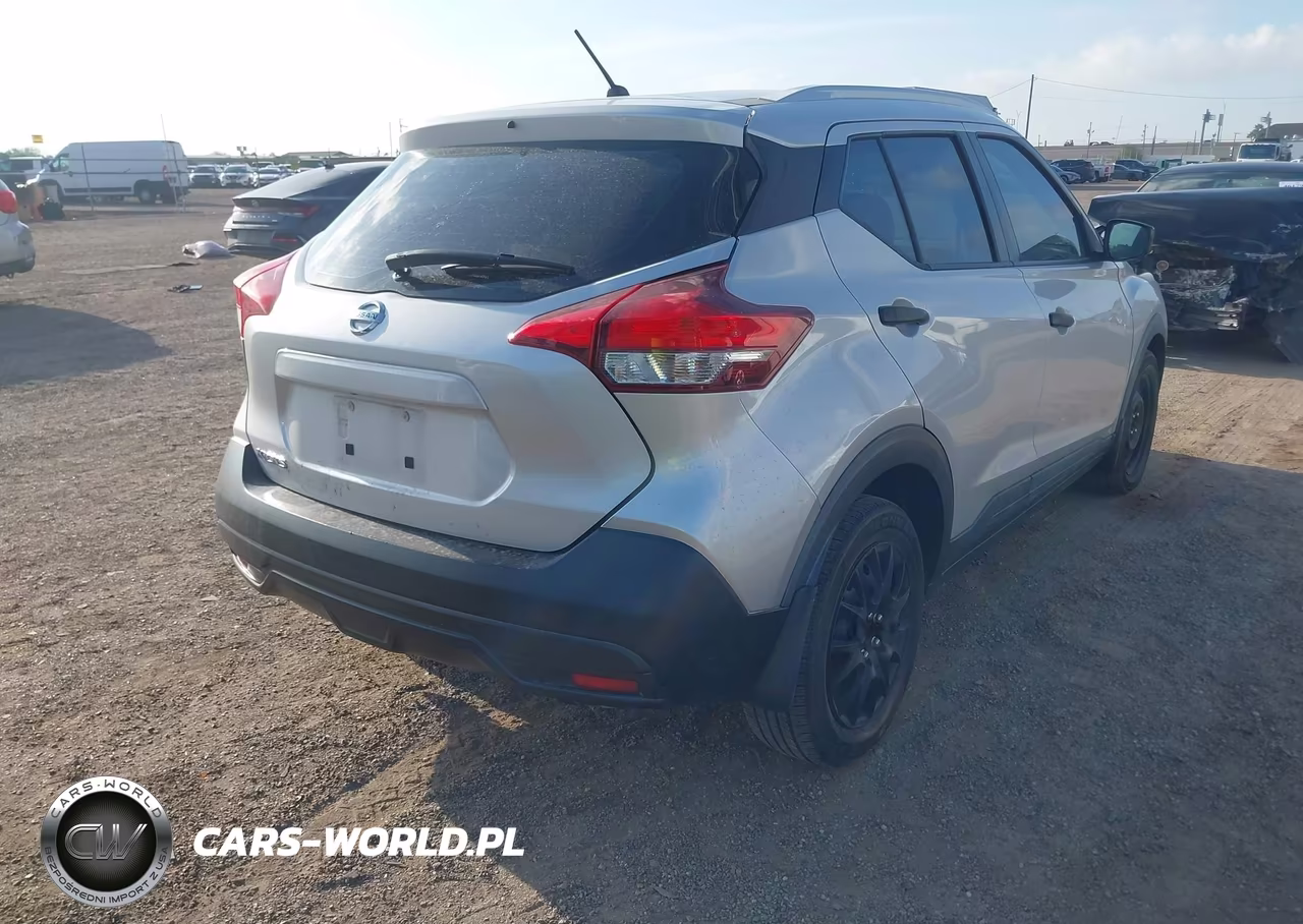 2018 Nissan Kicks S VIN:3N1CP5CU9JL509757 - 4