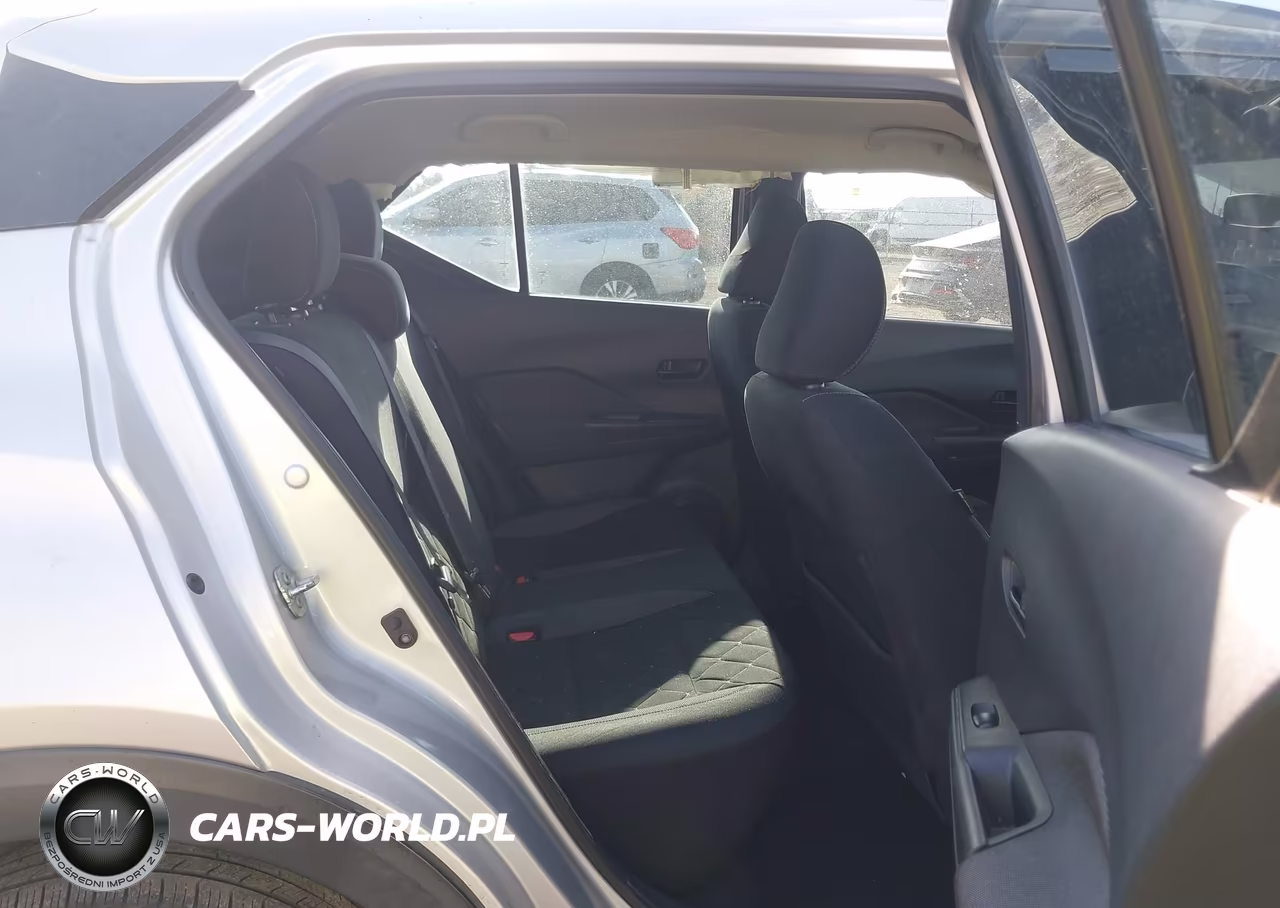 2018 Nissan Kicks S VIN:3N1CP5CU9JL509757 - 8