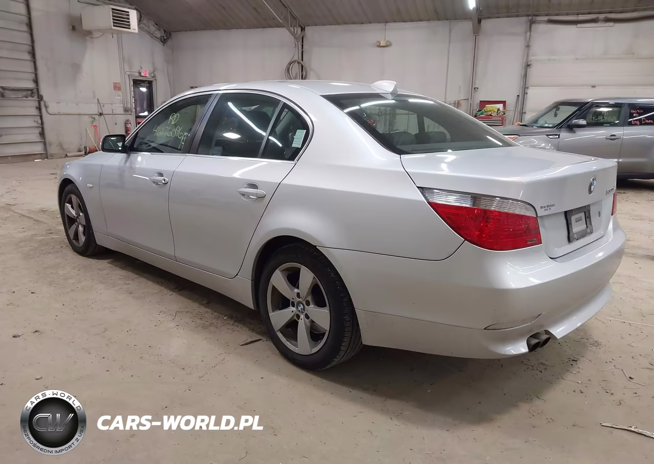 2007 BMW 530Xi VIN:WBANF73527CU24077 - 3