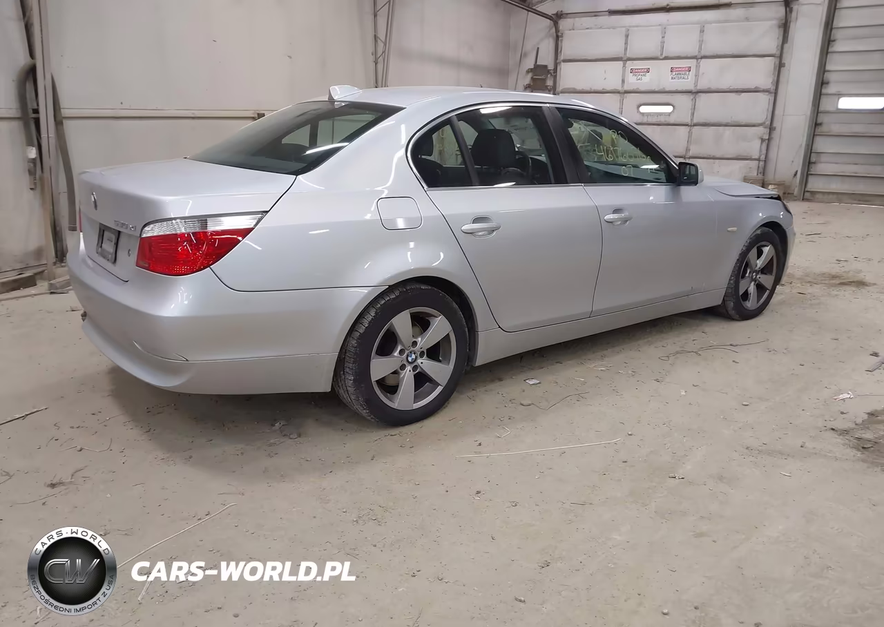 2007 BMW 530Xi VIN:WBANF73527CU24077 - 4