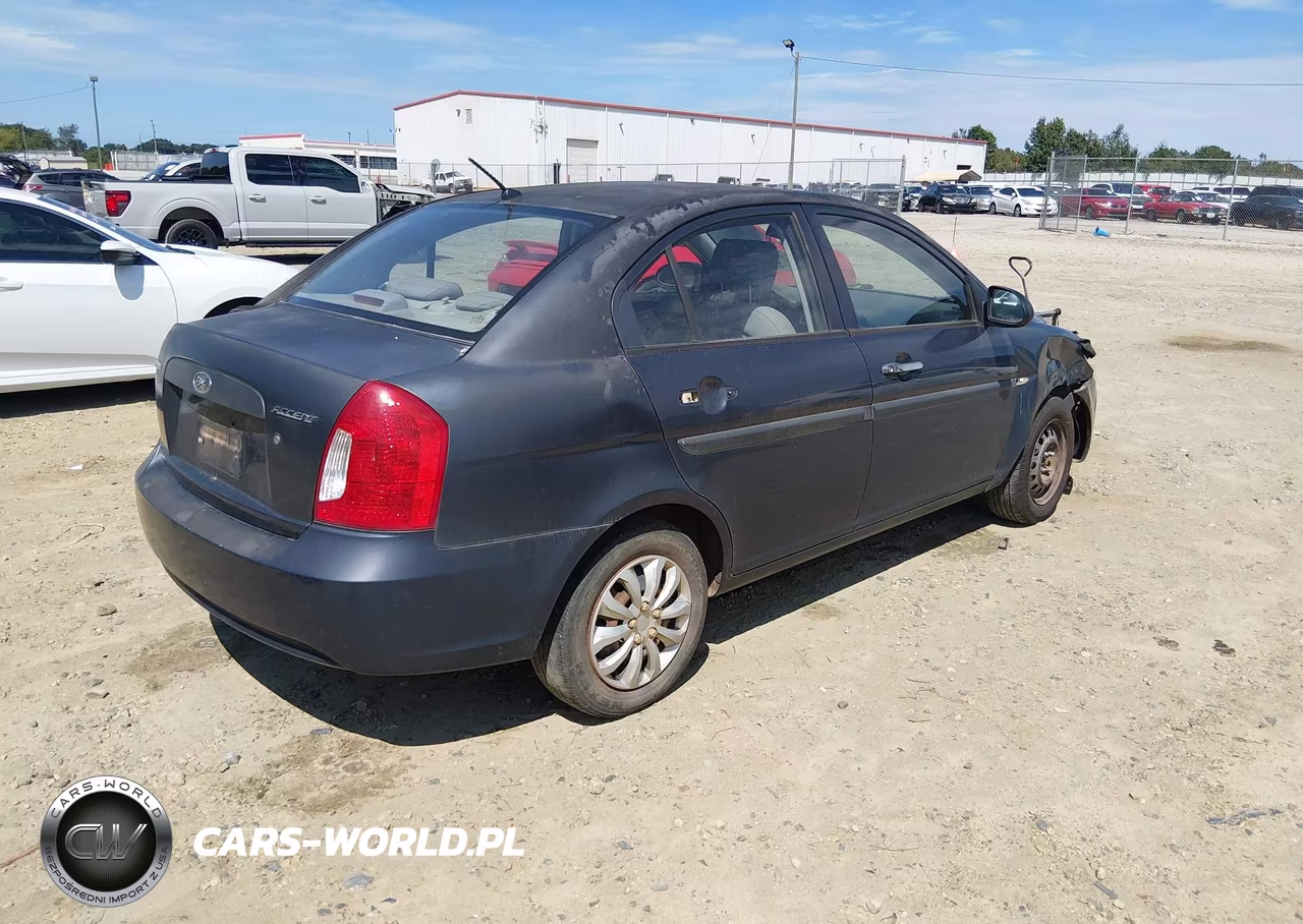 2009 Hyundai Accent Gls VIN:KMHCM46C59U308292 - 4