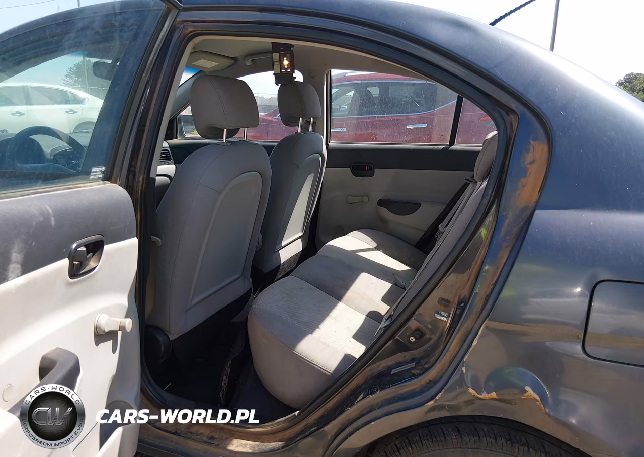 2009 Hyundai Accent Gls VIN:KMHCM46C59U308292 - 8