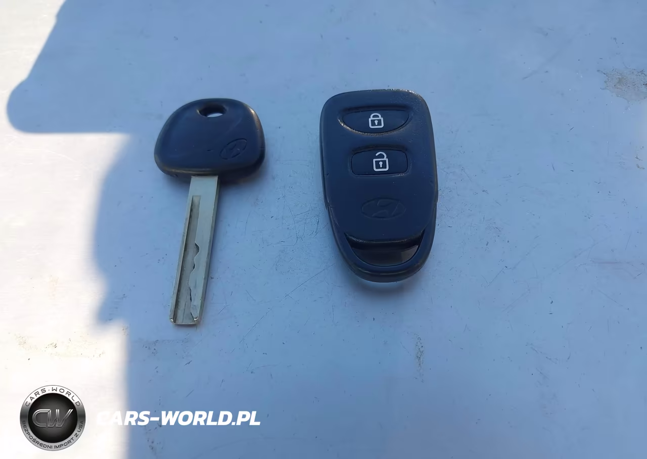 2017 Hyundai Accent Sport VIN:KMHCU5AE3HU356435 - 11