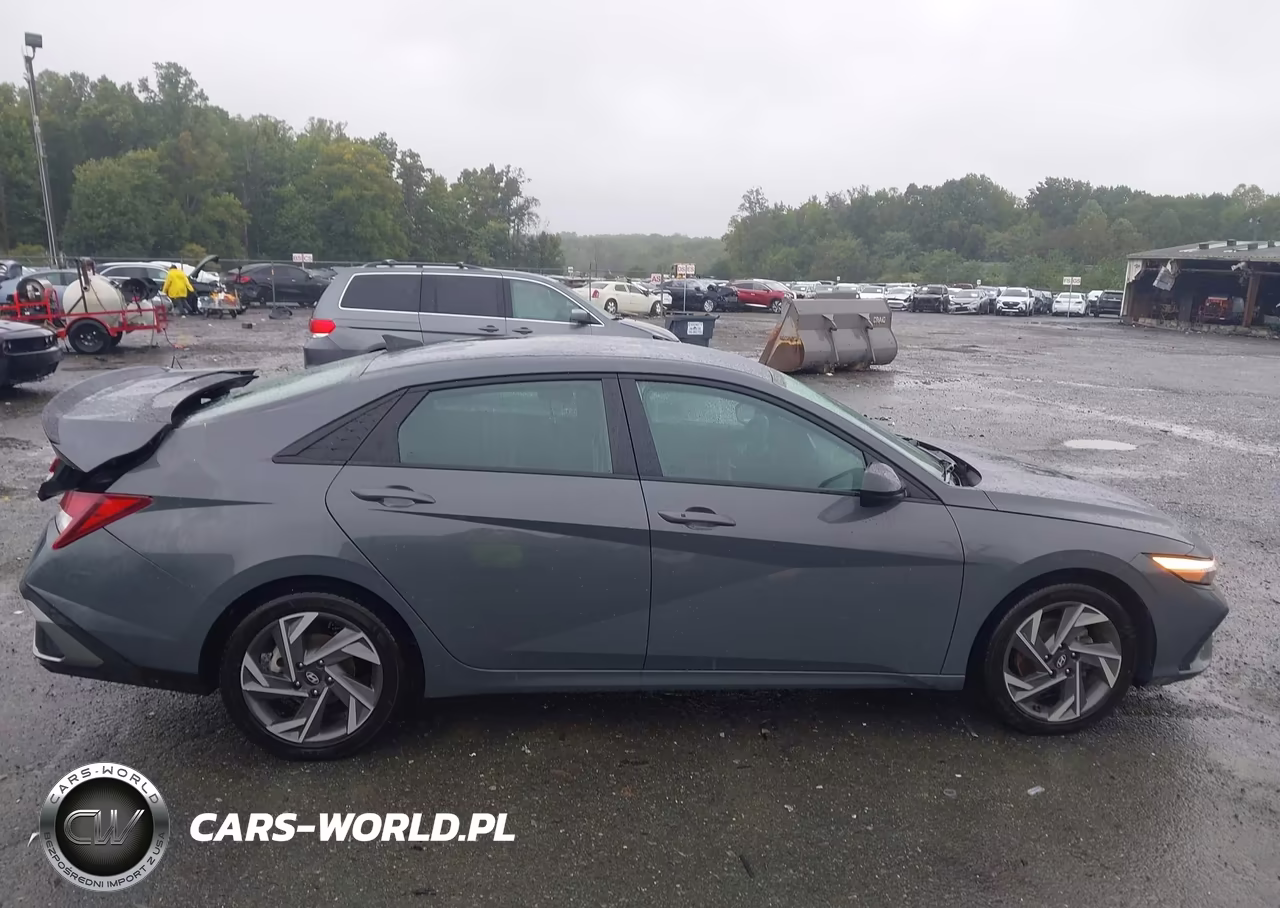 2025 Hyundai Elantra Sel Sport VIN:KMHLM4DGXSU942029 - 13