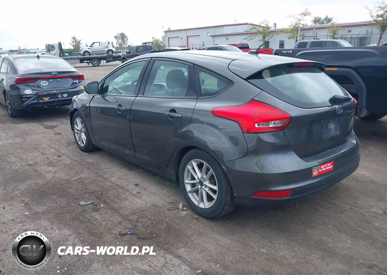 2016 Ford Focus Se VIN:1FADP3K20GL213445 - 3