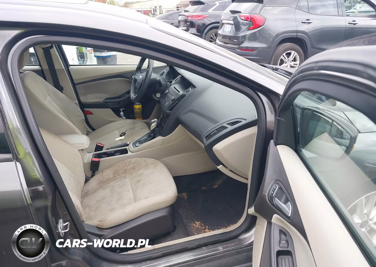 2016 Ford Focus Se VIN:1FADP3K20GL213445 - 5