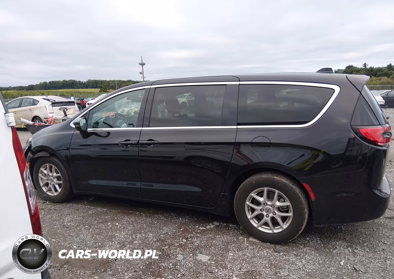 2025 Chrysler Pacifica Select VIN:2C4RC1BG3SR506560 - 14