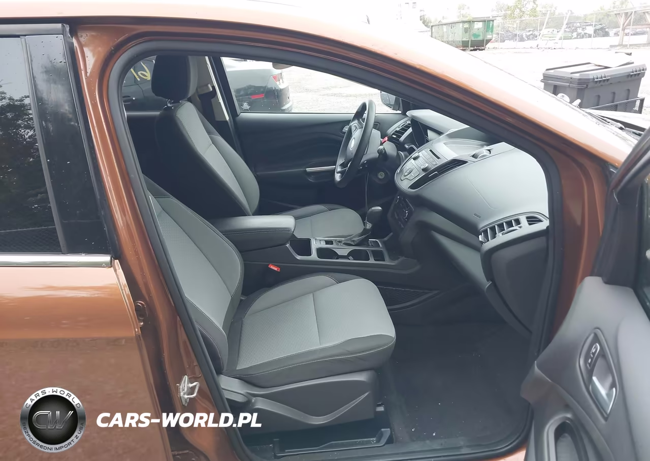2017 Ford Escape Se VIN:1FMCU0GD2HUB28170 - 5